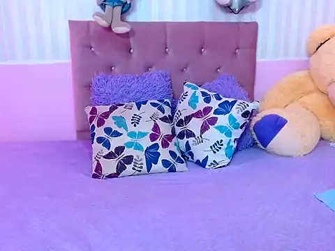 Snapshot of zara_cute chatting on October 22, 2025, 12:05 pm zara cute online show from October 22, 2025, 12:05 pm