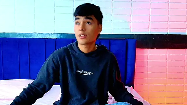 AngelduzZzt online show from October 18, 2025, 12:50 pm