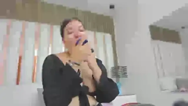 AmbarGills online show from December 3, 2025, 1:09 pm