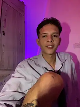 tylernova online show from October 20, 2025, 4:02 am