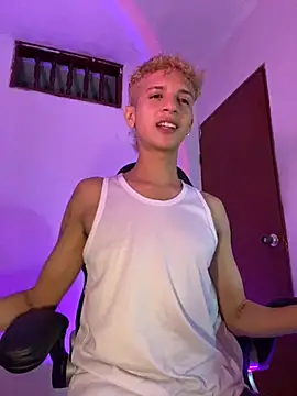 tylernova online show from November 10, 2025, 4:22 am