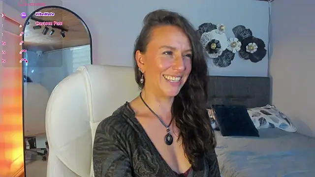 indigo wild  online show from November 8, 2025, 11:14 pm