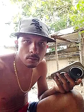 blackhot30 online show from December 5, 2025, 8:05 pm