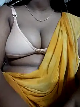 Snapshot of Rupa_xxx11 chatting on October 12, 2025, 1:32 pm Rupa xxx11 online show from October 12, 2025, 1:32 pm