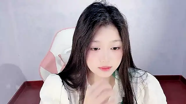 Snapshot of -chenchen chatting on October 18, 2025, 2:18 pm -chenchen online show from October 18, 2025, 2:18 pm