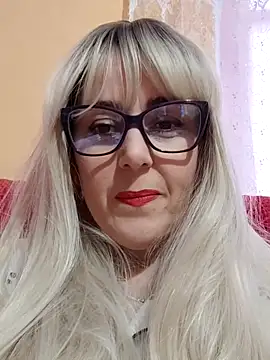 Snapshot of Amelialove42 chatting on November 4, 2025, 8:02 am Amelialove42 online show from November 4, 2025, 8:02 am