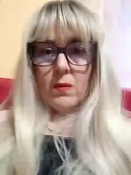 Snapshot of Amelialove42 chatting on November 5, 2025, 2:17 pm Amelialove42 online show from November 5, 2025, 2:17 pm