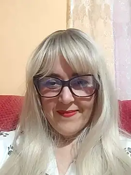 Snapshot of Amelialove42 chatting on November 9, 2025, 5:44 pm Amelialove42 online show from November 9, 2025, 5:44 pm