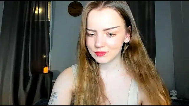 Snapshot of Olivia_Mensy chatting on October 24, 2025, 9:38 am Olivia Mensy online show from October 24, 2025, 9:38 am