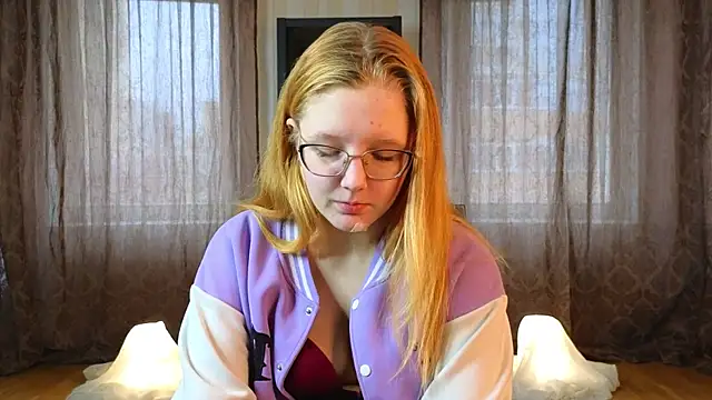 AlinaAldrete online show from November 8, 2025, 8:03 am