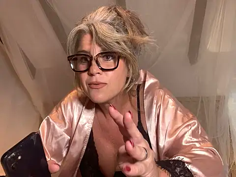 Snapshot of Wild-RosaBlue chatting on October 14, 2025, 11:49 pm Wild-RosaBlue online show from October 14, 2025, 11:49 pm