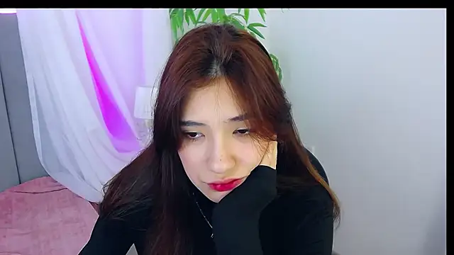 Snapshot of ArielLoove chatting on November 15, 2025, 8:22 am ArielLoove online show from November 15, 2025, 8:22 am