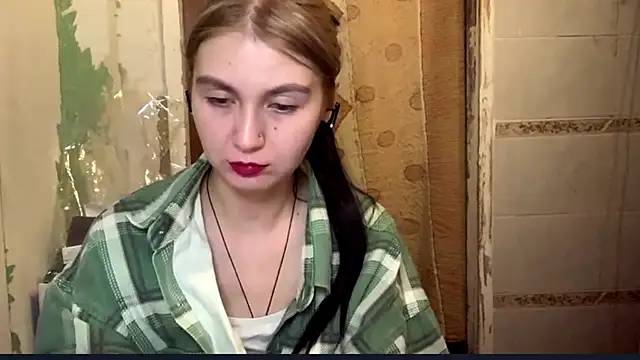 ArianeBhayani online show from October 24, 2025, 9:22 pm