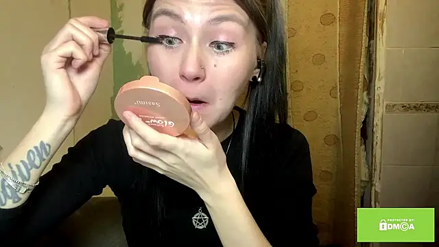 ArianeBhayani online show from November 16, 2025, 9:20 pm