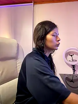 Ninfa pink online show from November 21, 2025, 9:13 pm