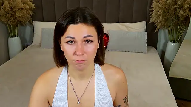 EdenSolis online show from November 29, 2025, 9:45 am