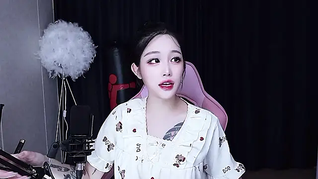 Snapshot of MISA_02 chatting on October 20, 2025, 2:06 pm MISA 02 online show from October 20, 2025, 2:06 pm