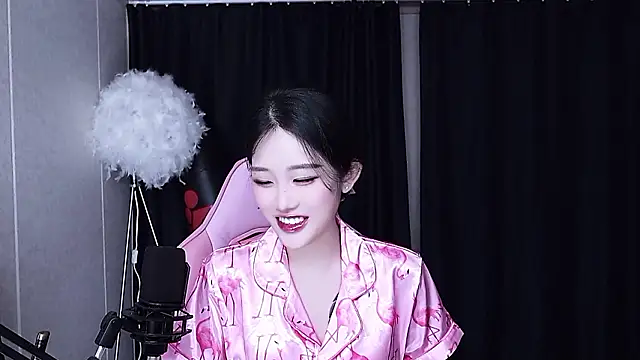 Snapshot of MISA_02 chatting on October 21, 2025, 12:06 pm MISA 02 online show from October 21, 2025, 12:06 pm