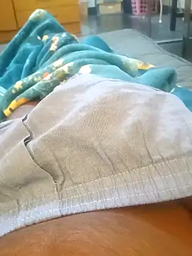 leeya14 online show from November 30, 2025, 5:11 am