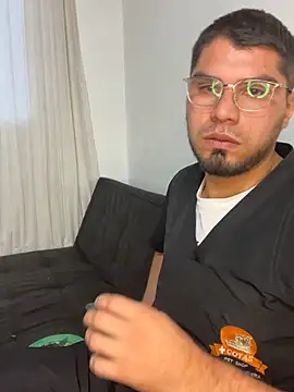 mirallesandbig online show from November 28, 2025, 10:23 pm