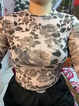 Snapshot of Xuka2594 chatting on November 5, 2025, 2:11 am Xuka2594 online show from November 5, 2025, 2:11 am