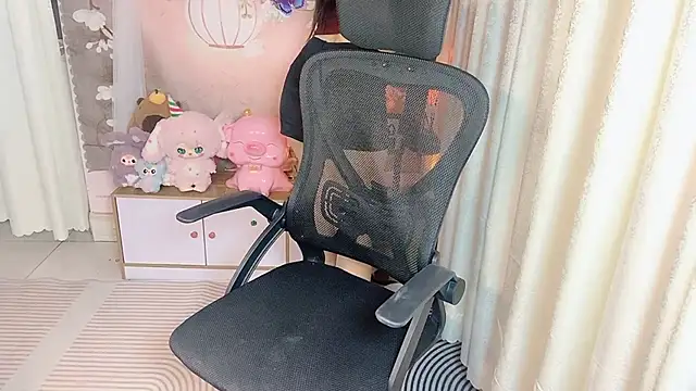 Snapshot of Xuka2594 chatting on December 4, 2025, 1:09 pm Xuka2594 online show from December 4, 2025, 1:09 pm