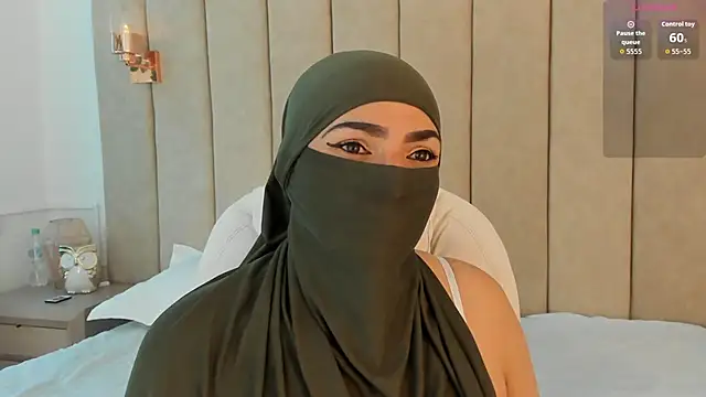  naylaa  online show from December 16, 2025, 2:38 am