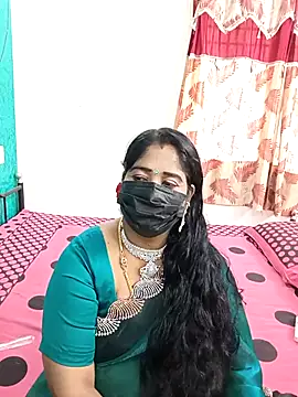 tamil-aunt online show from November 11, 2025, 3:39 am