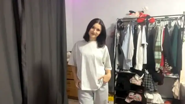Snapshot of ElsieZuno chatting on October 12, 2025, 3:22 pm ElsieZuno online show from October 12, 2025, 3:22 pm