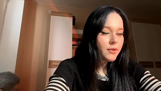 Snapshot of KristenGoodmon chatting on October 16, 2025, 8:15 am KristenGoodmon online show from October 16, 2025, 8:15 am