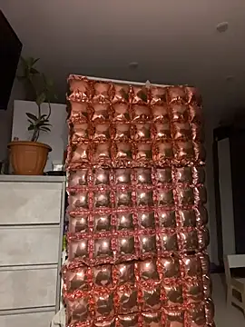 AngellnSilk online show from December 3, 2025, 4:05 pm