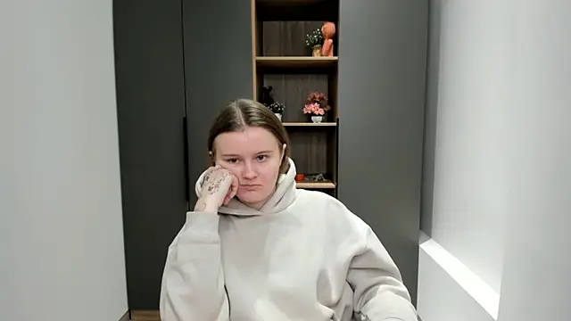 Snapshot of DaniellaPencil chatting on October 11, 2025, 4:33 am DaniellaPencil online show from October 11, 2025, 4:33 am
