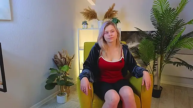 Snapshot of GeorginaPulgarin chatting on October 12, 2025, 6:23 am GeorginaPulgarin online show from October 12, 2025, 6:23 am