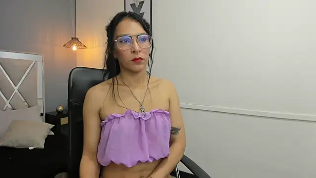 Maite black online show from November 20, 2025, 2:56 am