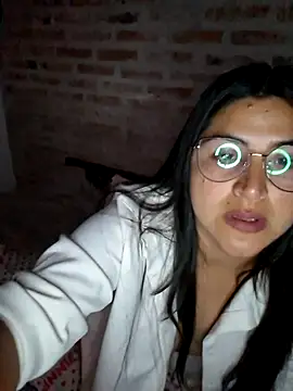 morenalatinaa online show from December 22, 2025, 2:52 am