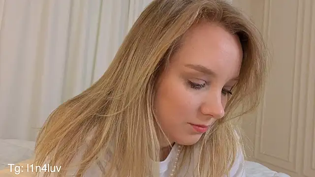 AIicaparkerc online show from November 17, 2025, 9:20 pm