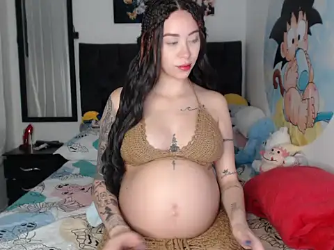 Snapshot of Queen_of_m111lk chatting on December 18, 2025, 11:11 pm Queen of m111lk online show from December 18, 2025, 11:11 pm