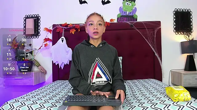 Snapshot of Sassha_ferrer chatting on October 29, 2025, 9:16 pm Sassha ferrer online show from October 29, 2025, 9:16 pm