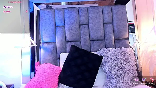 SofiRuiz  online show from December 14, 2025, 3:45 am