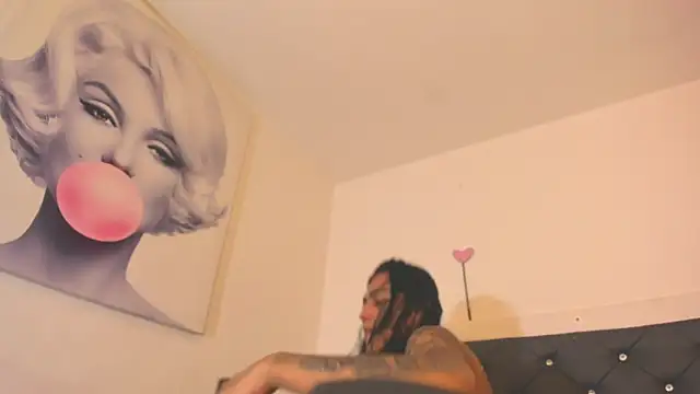 BiancaValentinna online show from October 29, 2025, 5:58 pm