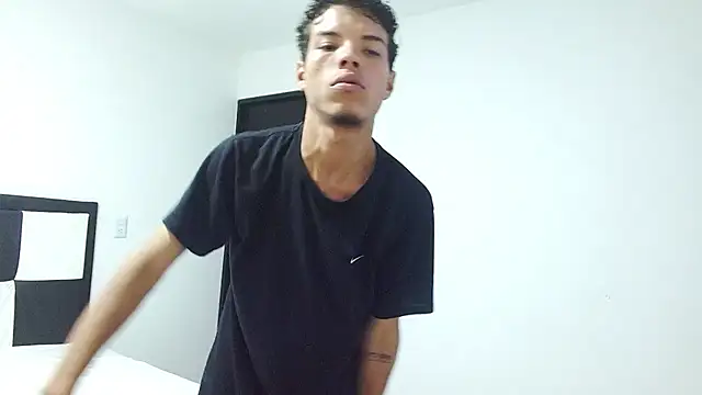 jhojan foxxx  online show from October 19, 2025, 7:36 pm