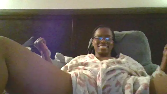 Snapshot of SweetCandy85 chatting on October 20, 2025, 3:07 am SweetCandy85 online show from October 20, 2025, 3:07 am
