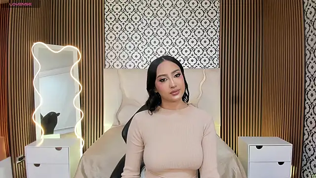 Snapshot of BEELLA_TAY1 chatting on November 15, 2025, 3:08 pm BEELLA TAY1 online show from November 15, 2025, 3:08 pm