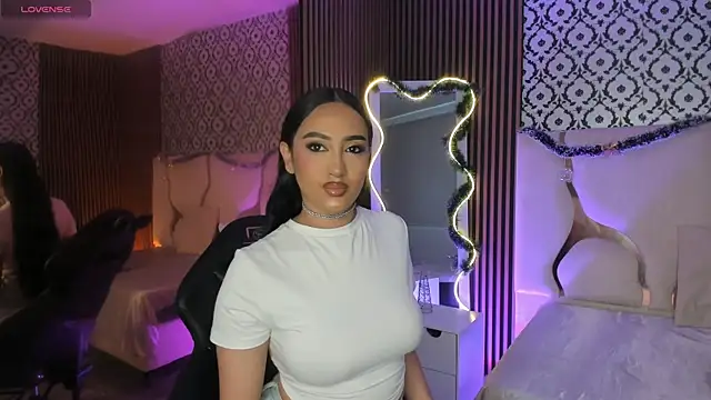 Snapshot of BEELLA_TAY1 chatting on November 27, 2025, 1:46 pm BEELLA TAY1 online show from November 27, 2025, 1:46 pm