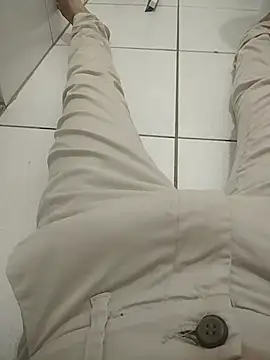 Guilhermekovaliosky online show from December 15, 2025, 1:59 pm