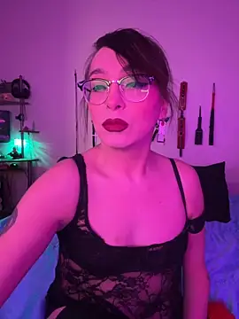 Snapshot of MiniMonroe chatting on November 15, 2025, 11:29 am MiniMonroe online show from November 15, 2025, 11:29 am