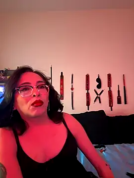 Snapshot of MiniMonroe chatting on December 1, 2025, 11:26 am MiniMonroe online show from December 1, 2025, 11:26 am