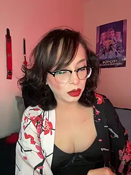 Snapshot of MiniMonroe chatting on December 2, 2025, 6:52 am MiniMonroe online show from December 2, 2025, 6:52 am