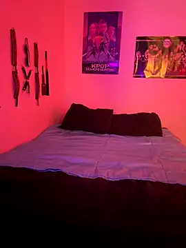 Snapshot of MiniMonroe chatting on December 5, 2025, 12:03 pm MiniMonroe online show from December 5, 2025, 12:03 pm