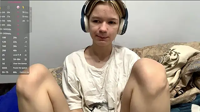 Snapshot of LorRebak chatting on November 11, 2025, 10:48 am LorRebak online show from November 11, 2025, 10:48 am